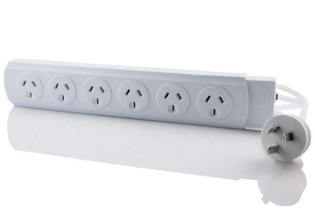 Serveredge 6 Way Powerboard with Overload Protection